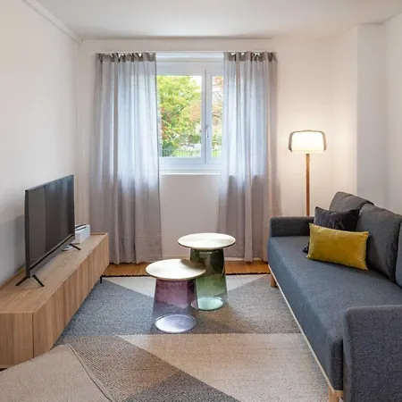 One Bedroom In Trendy West *