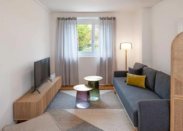 One Bedroom In Trendy West *