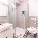 Apartment One Bedroom In Trendy West *